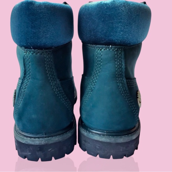 Women's Green Leather & Velvet Timberland Boots. Size 7 - Picture 3 of 6